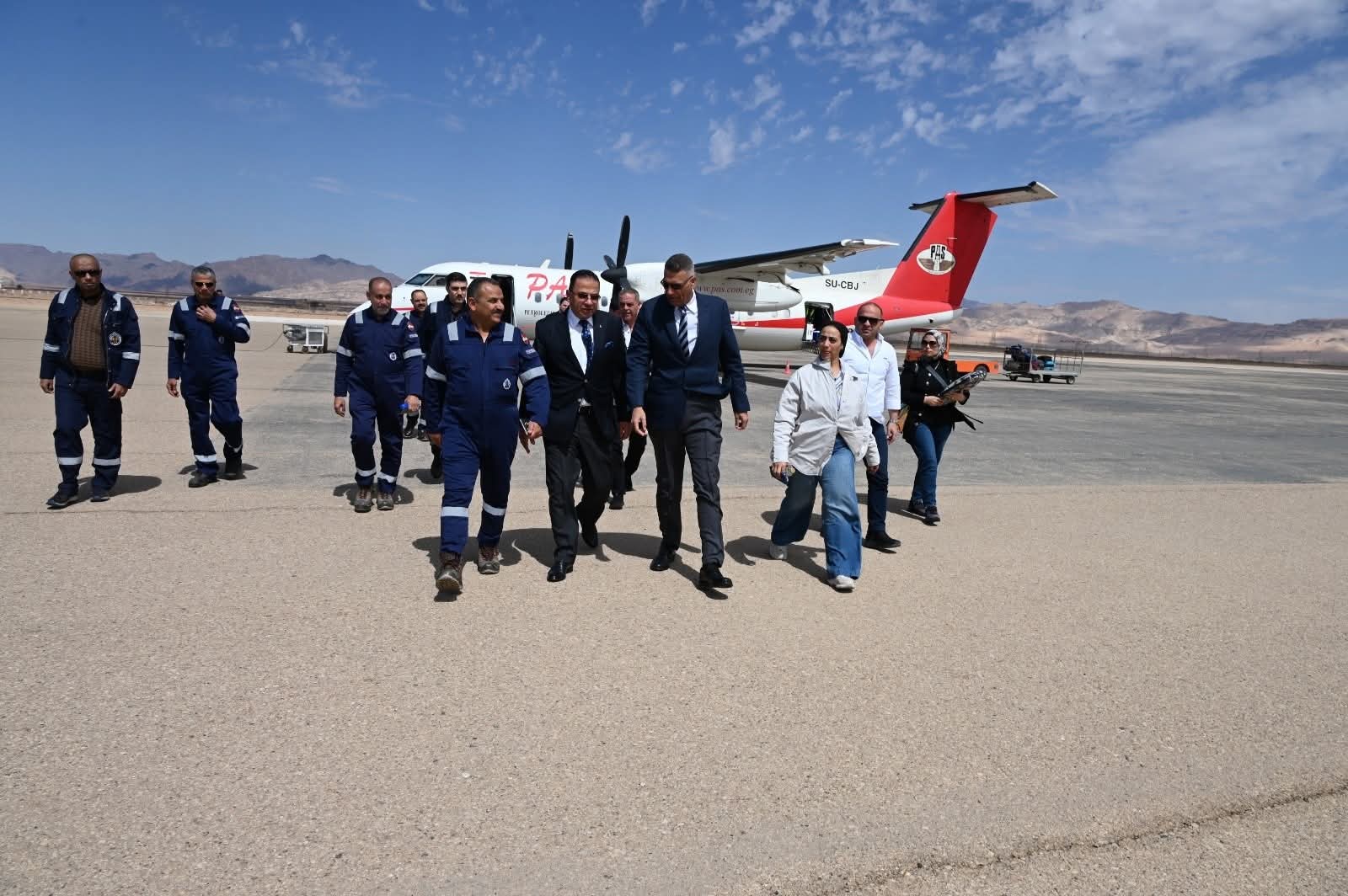 محافظ جنوب سيناء يلتقي قيادات «بترول بلاعيم» لبحث التعاون بأبورديس