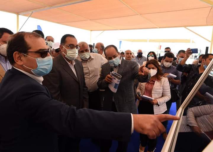 "رئيس الوزراء" يشهد تشغيل المرحلة الأولى من مشروع توصيل الغاز للمنازل بمدينة الخارجة