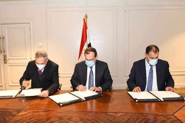 توقيع اتفاقية البحث البترول و الغاز في مصر بين هيئة البترول و إيني الإيطالية