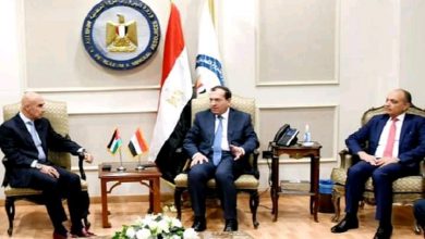 وزيرا البترول المصري والاستثمار الأردني يبحثان التعاون المشترك