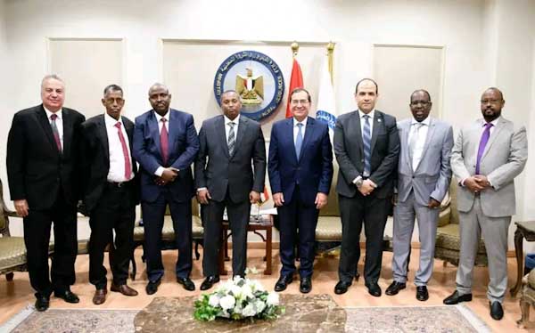 وزير البترول يستقبل وزير طاقة جيبوتي والوفد المرافق له