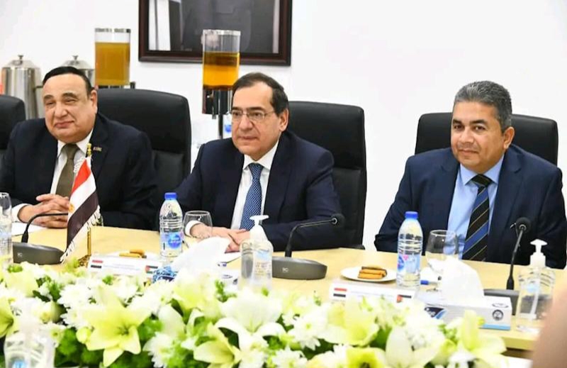 وزيرا البترول المصري والأردني خلال الاجتماع