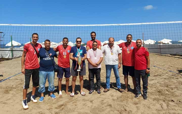 فريق الكرة الطائرة الشاطئية بشركة الإسكندرية للبترول الفائز بالميدالية الذهبية