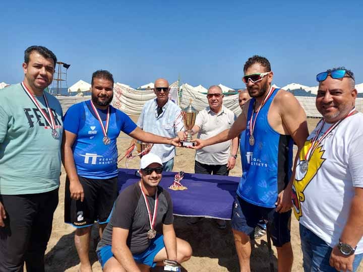 فريق مصر للبترول للكرة الطائرة الشاطئية الفائز بالميدالية الفضية 