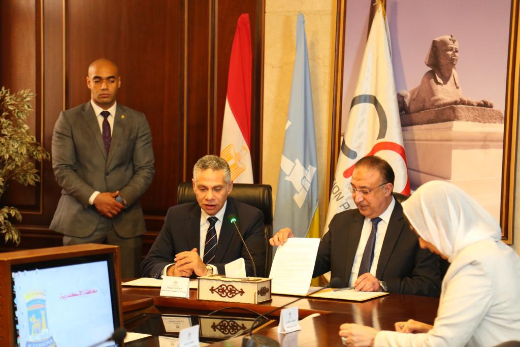 توقيع البروتوكول بين التعاون للبترول ومحافظة الإسكندرية 