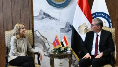 "وزير البترول" يستقبل سفيرة النرويج بالقاهرة