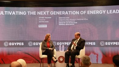 جلسة نقاشية حول تطوير الجيل الجديد من قادة البترول بحضور المهندس معتز عاطف