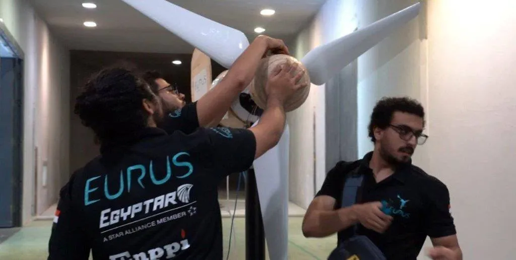 دعمًا للابتكار.. إنبي تدعم فريق جامعة زويل في المسابقة الدولية لتوربينات الرياح 