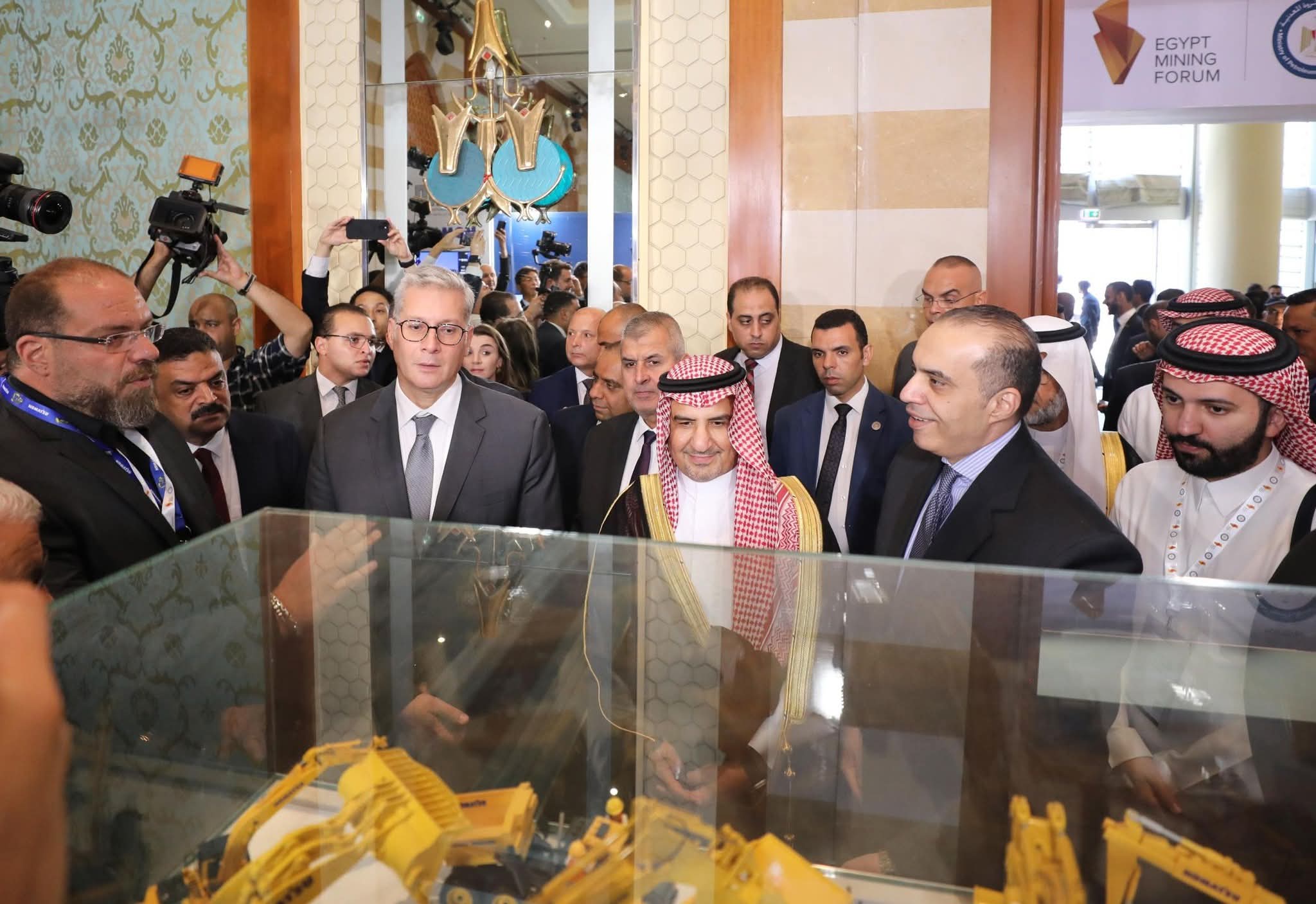 وزير البترول يفتتح المعرض المصاحب لمنتدى مصر للتعدين في نسخته الرابعة