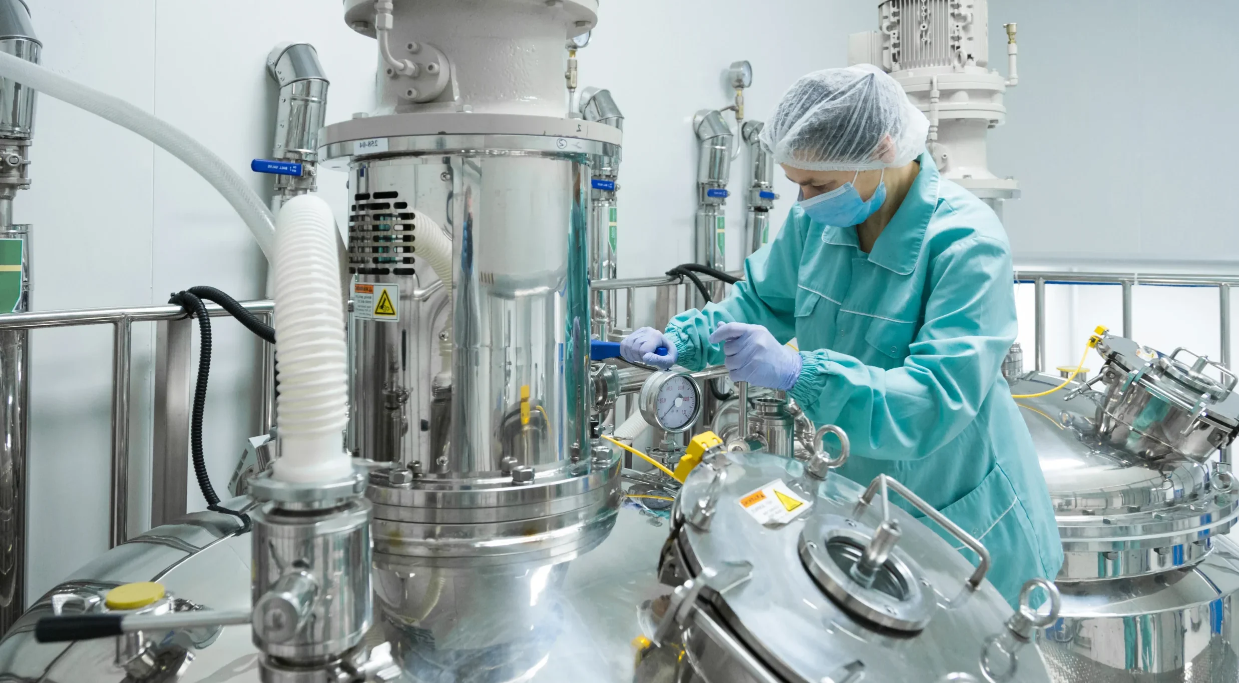 رماد الصودا في تصنيع البوليمرات والمنظفات الصناعية .. 8 وظائف لتحسين الإنتاج