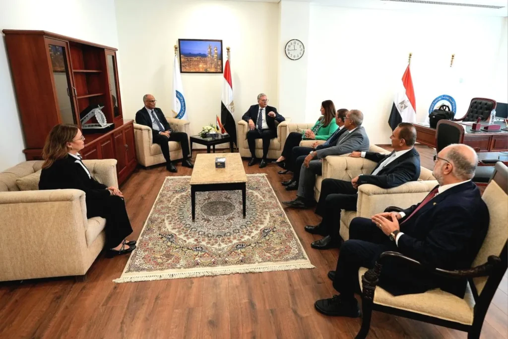 وزير البترول يشهد توقيع اتفاق مبادئ لتمويل مشروع إنتاج الصودا آش بالعلمين الجديدة