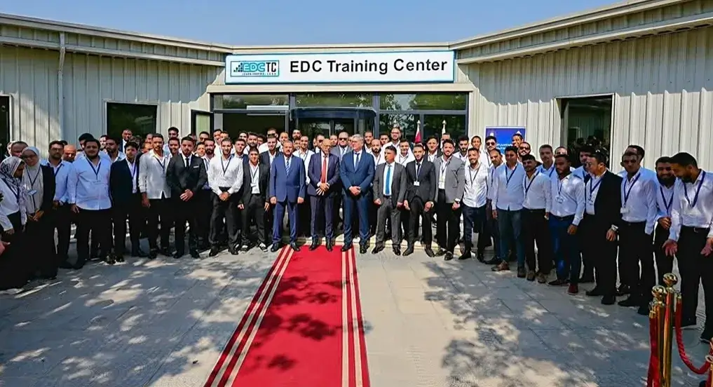 وزيرا البترول والعمل يُكرّمان أوائل خريجي دورات الحفر والخدمات البترولية