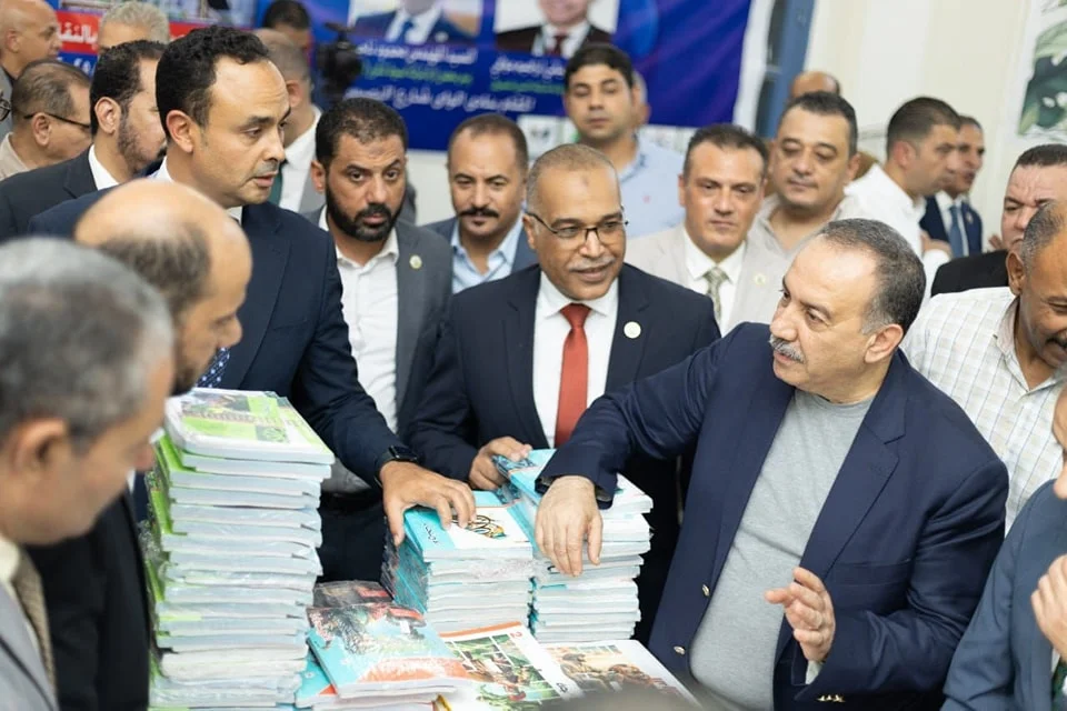 نقابة البترول تفتتح المعرض الرابع للمستلزمات المدرسية بأسيوط