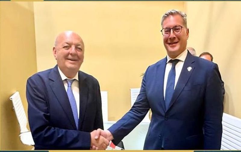 وزير البترول يعقد جلسة مباحثات مع وزير البيئة وأمن الطاقة الإيطالي