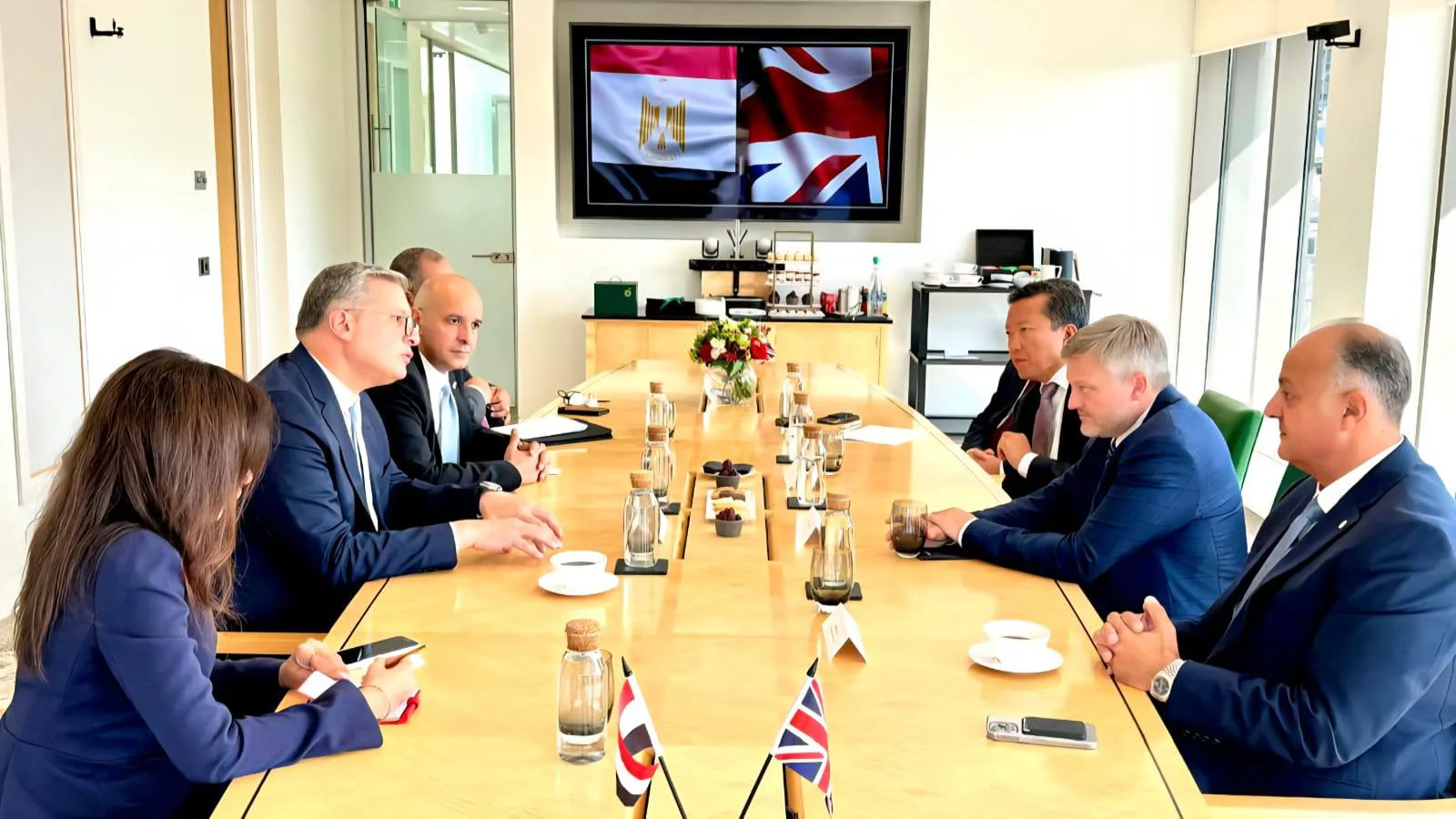 وزير البترول يشهد توقيع مذكرة تفاهم بين إيجاس و بي بي البريطانية في لندن 