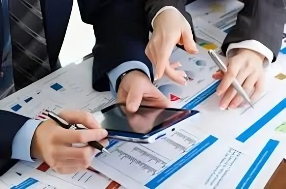 اتفاقية تعاون بين إنبي والجامعة البريطانية لدعم البحث والابتكار في مشروعات الطاقة