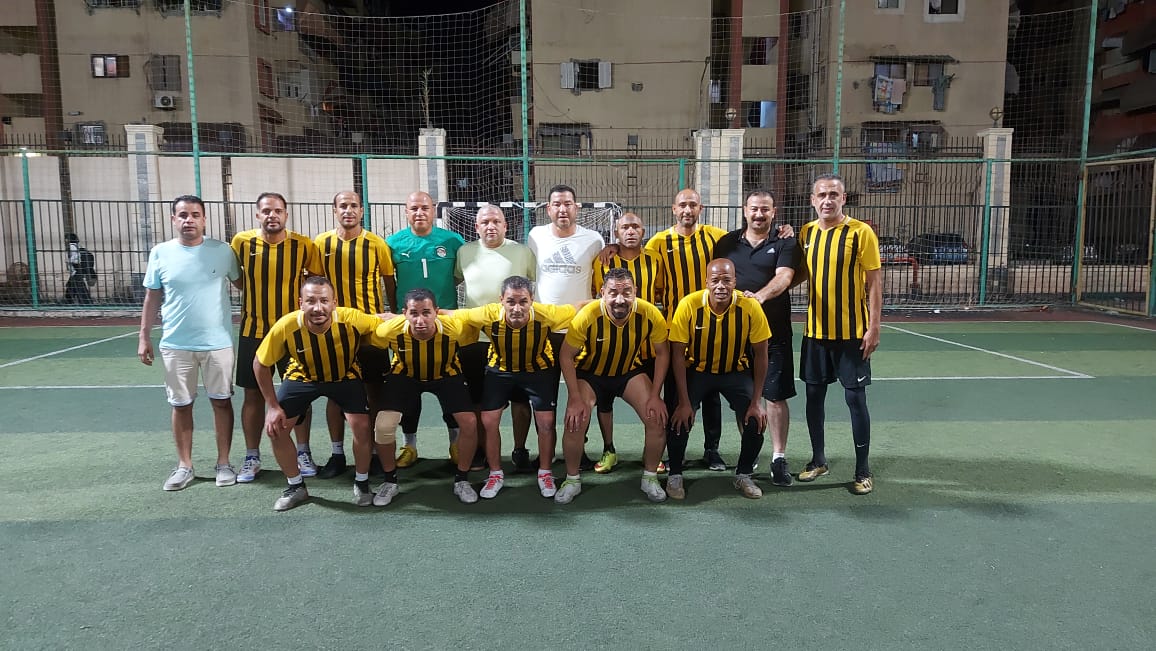 فريق خماسي بتروتريد 45 عام 