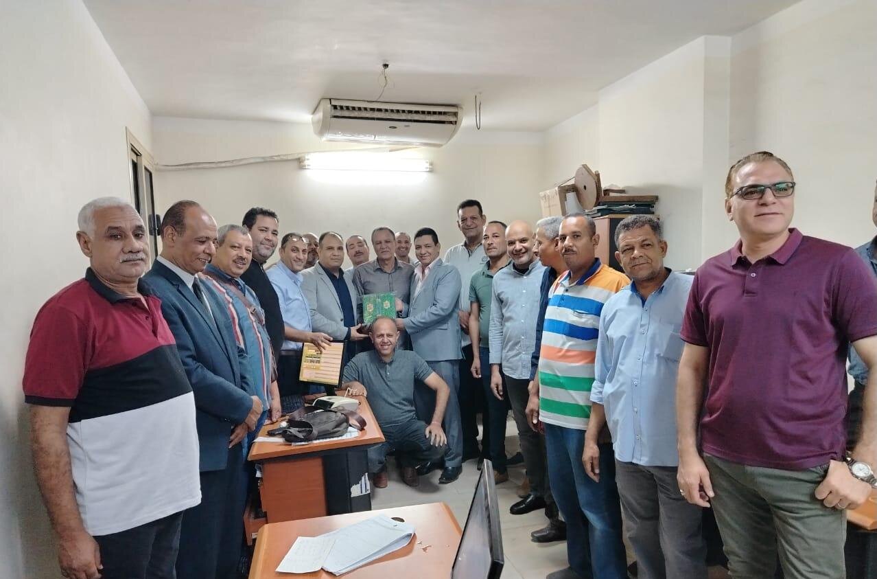 تكريم الزميل ” عبدالعواض عبدالجابر ” لبلوغه قمة العطاء الوظيفي