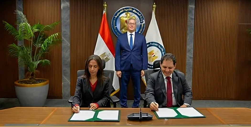 وزير البترول يشهد توقيع اتفاقية شراكة مع القطاع الخاص في مشروعات تصنيع الفوسفات