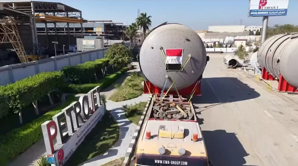 بتروجيت تبدأ نقل المعدات الثقيلة بمشروع توسعات مجمع الأسمدة الأزوتية بالعين السخنة