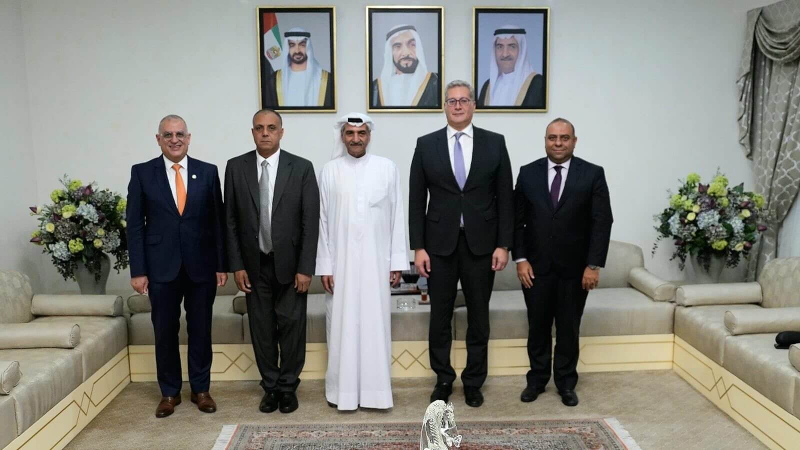 حاكم الفجيرة يستقبل وزير البترول لبحث تعزيز التعاون في مجالات الطاقة والبترول