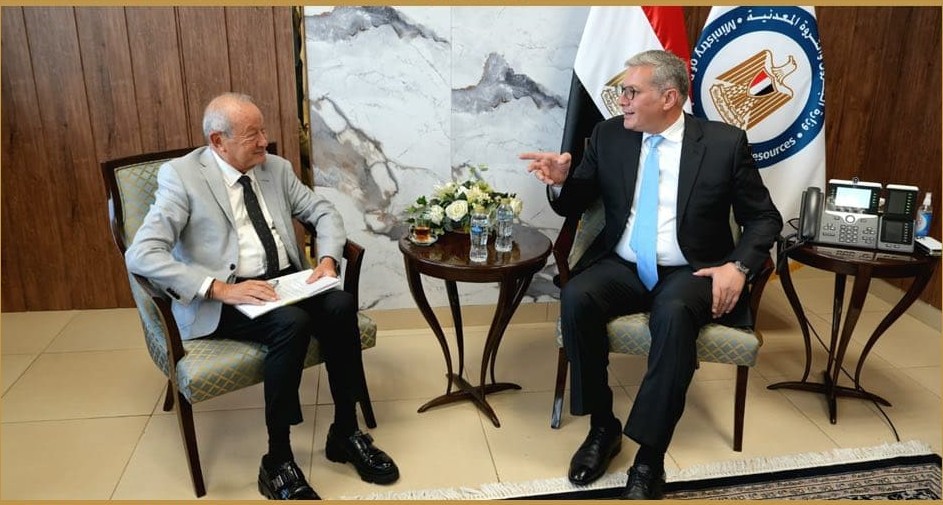 وزير البترول يبحث مع المهندس نجيب ساويرس تعزيز الاستثمارات في قطاع التعدين