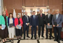 رئيس خدمات البترول الجوية يُكرِّم فريق التدريب الفني بالشركة