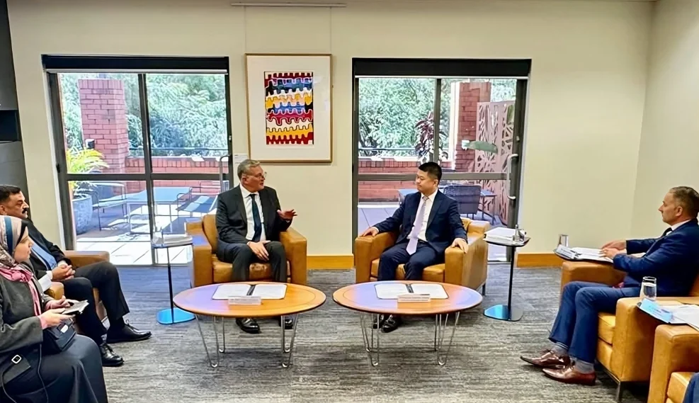 وزير البترول يشهد توقيع خطاب نوايا مع جامعة كيرتن الأسترالية لتطوير قدرات الكوادر التعدينية