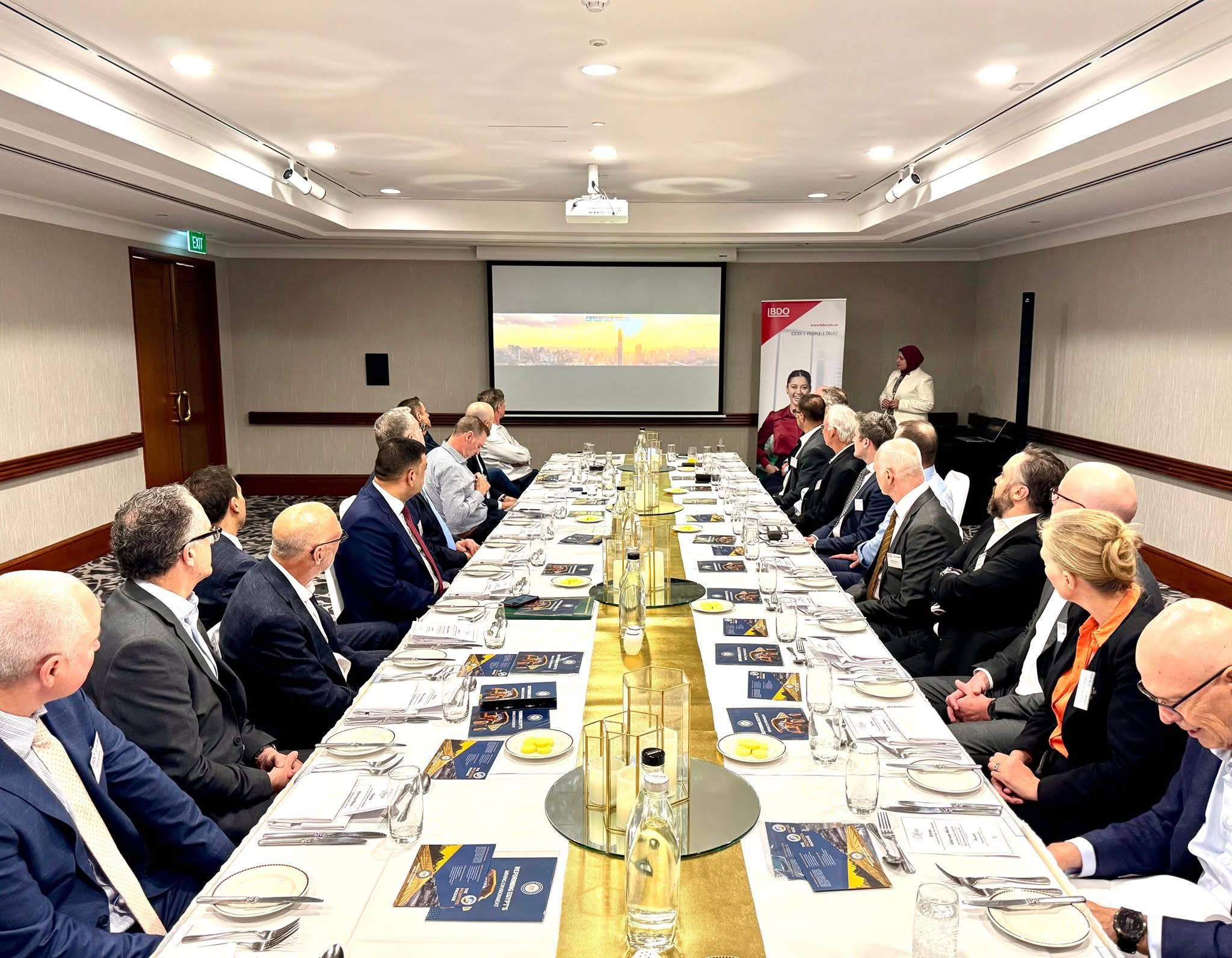 وزير البترول يعقد لقاءاً موسعاً مع عددًا من شركات التعدين الأسترالية