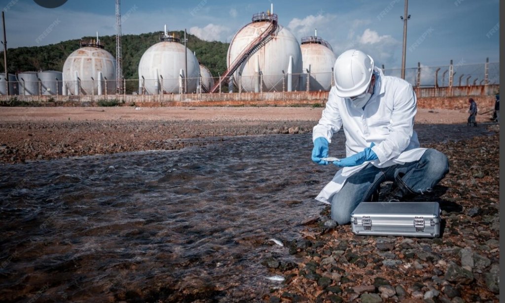 استكشاف حقول النفط 