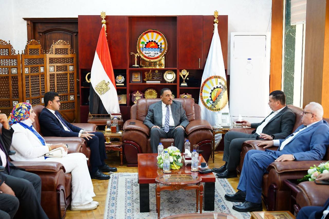 كارجاس وبوتاجاسكو تبحثان مع محافظ مطروح التوسع في محطات وخدمات الغاز الطبيعي بالمحافظة