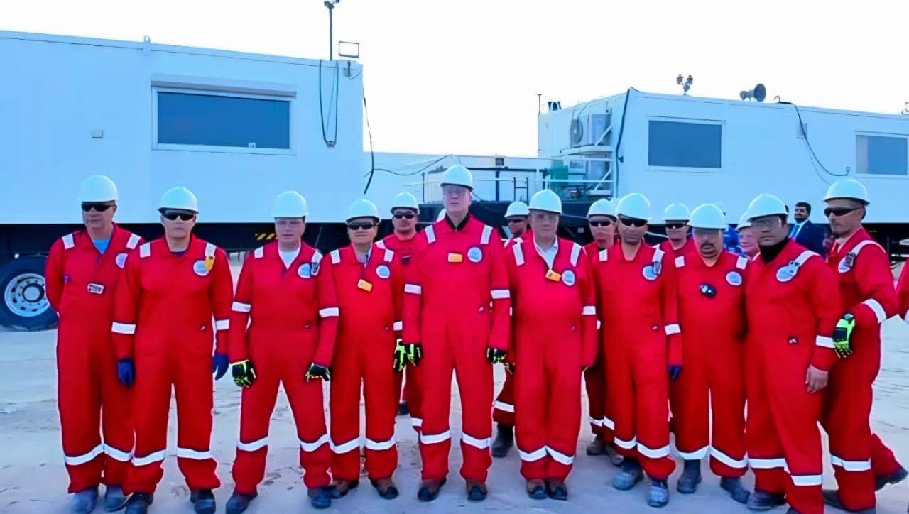 وزير البترول يستهل زيارته للكويت بلقاء العاملين بالحديثة للحفر