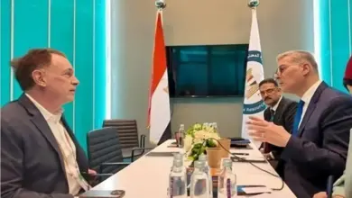 وزير البترول يبحث تعزيز التعاون الأكاديمي والتدريبي مع جامعتي كيرتن وكولورادو