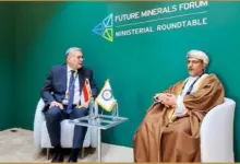 وزير البترول يبحث تبادل الخبرات في مجالات تطوير التعدين مع سلطنة عُمان