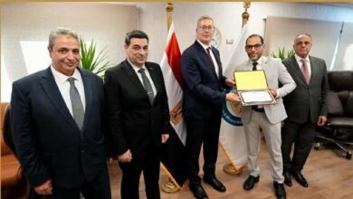 وزير البترول يكرم فريق توطين إنتاج مادة كيميائية محلية للآبار البترولية