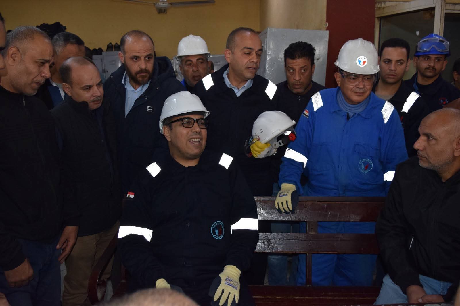 رئيس بتروجاس يجري زيارة مفاجئة لمصنع مسطرد 