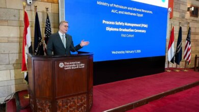 وزير البترول يشهد احتفالية تخرج الدفعة الأولى من دبلومة سلامة العمليات بقطاع البترول بالجامعة الأمريكية