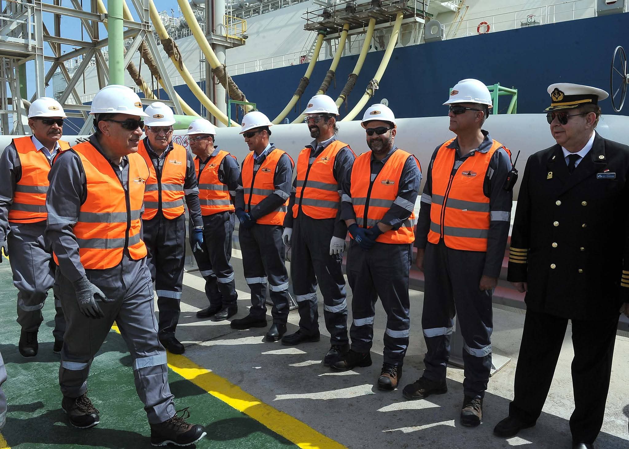 رئيس الوزراء يتفقد محطة تداول وتخزين المنتجات البترولية بسوميد