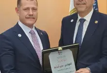 رئيس «أموك» يكرم رئيس «بترومنت» تقديرًا للتعاون المثمر