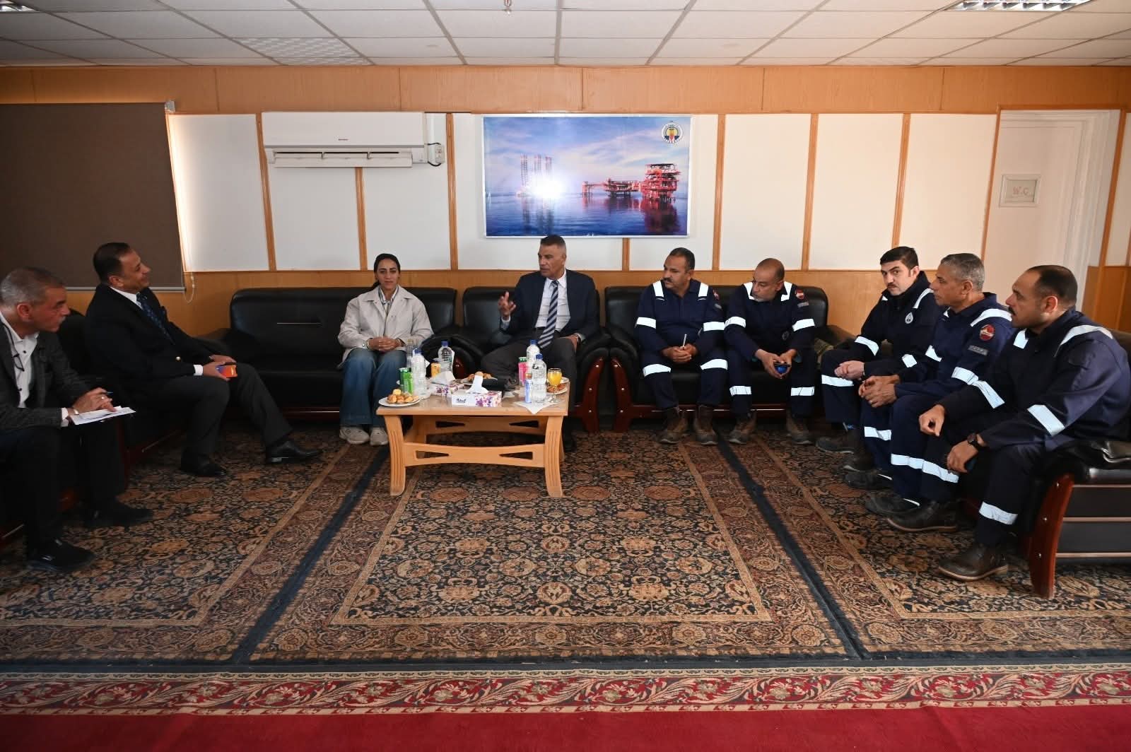 محافظ جنوب سيناء يلتقي قيادات «بترول بلاعيم» لبحث التعاون بأبورديس