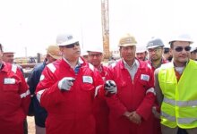 رئيس «خدمات البترول البحرية» يتفقد ورش التصنيع بالمعدية بالإسكندرية