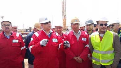 رئيس «خدمات البترول البحرية» يتفقد ورش التصنيع بالمعدية بالإسكندرية