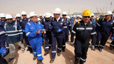 وزير البترول يتفقد مواقع إنتاج البترول والغاز بالصحراء الغربية