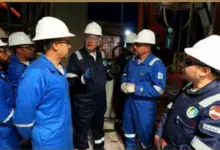 وزير البترول يتفقد الحفار (EDC 73) بحقول مليحة