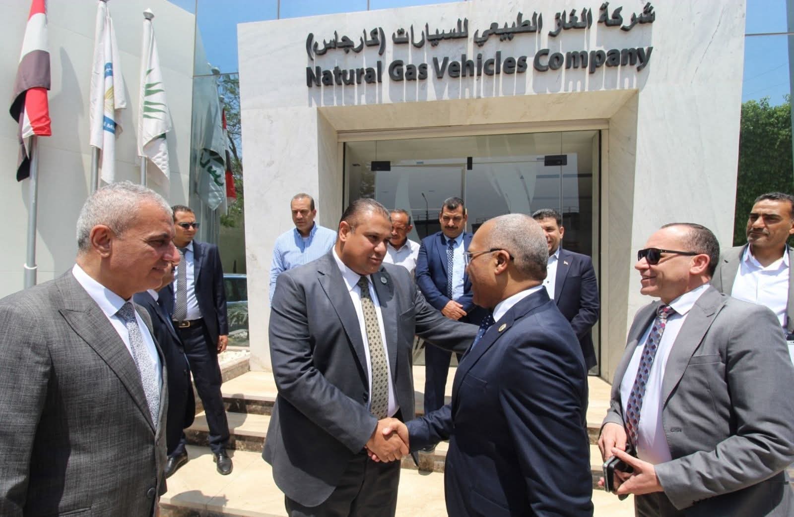 رئيس نقابة البترول يزور شركة «كارجاس» 