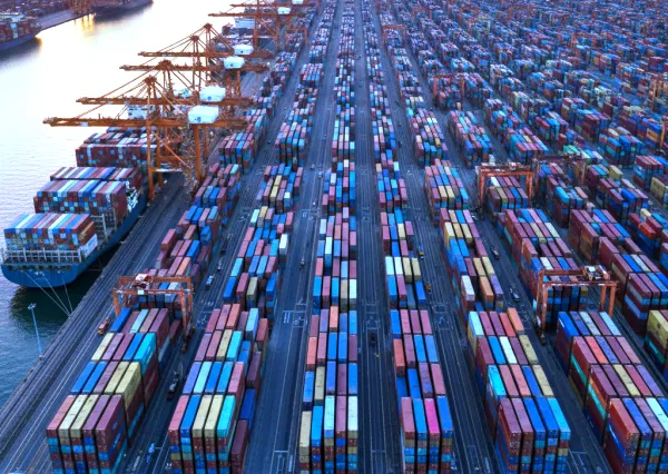 تجارة البوليمرات ضمن تجارة البتروكيماويات