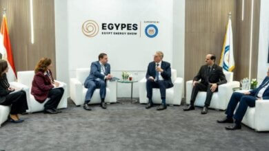 وزير البترول يلتقي رئيس أنشطة الغاز المتكاملة بشركة شل العالمية