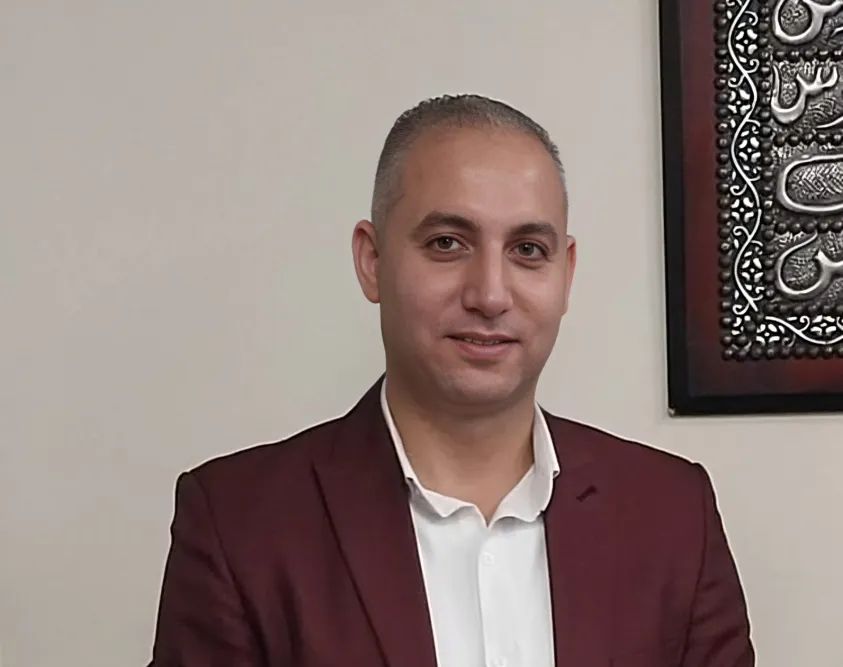 الزميل " أمير محمد علي " يحصل على درجة الماجستير