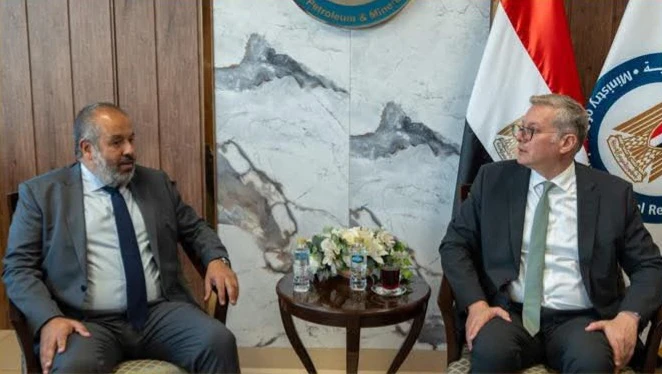 وزير البترول يتابع تطورات مشروع المجمع المتكامل للأسمدة الفوسفاتية بالسخنة