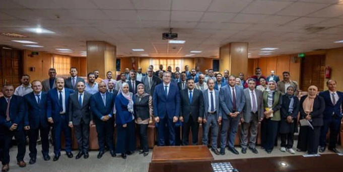 وزير البترول يبحث مع الكوادر الشابة سبل الارتقاء بمكانة مصر في مؤشرات الاستثمار التعديني